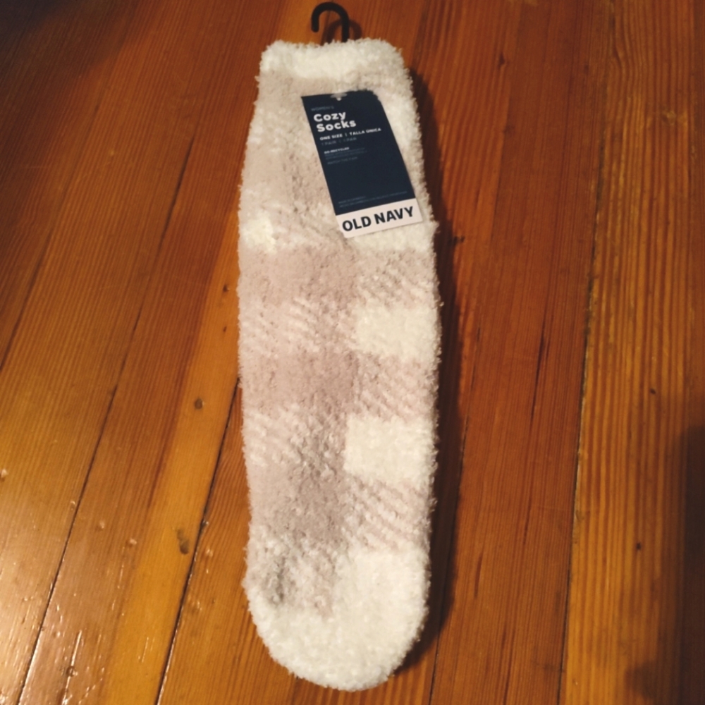 NWT Old Navy Women's Cozy Fuzzy Fleece Winter Socks Crew Plaid Tan One Size NEW